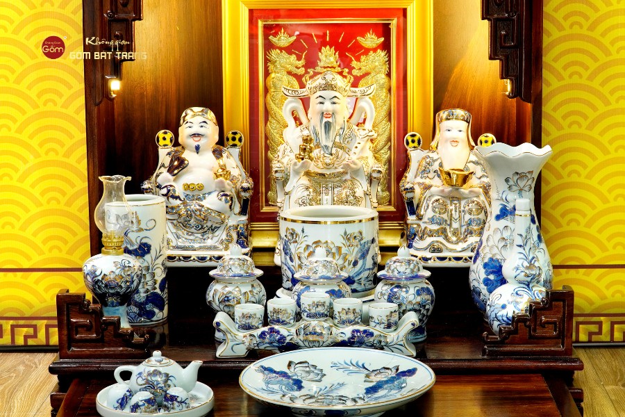 Bàn thờ thần tài thổ địa