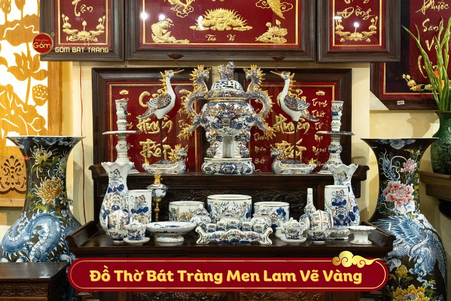 Bộ đồ thờ gia tiên men lam vẽ vàng